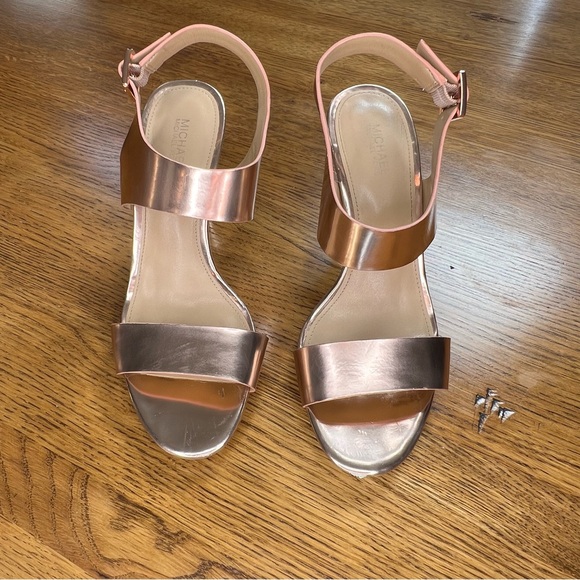 ⭐️ Michael Kors Rose Gold Metallic Leather Heels Pumps Shoes Sandal Size 7M - Picture 5 of 11